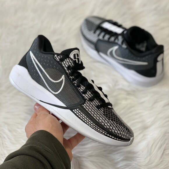 Oreo Kyrie Low Shoes NIKE KYRIE LOW OREO For